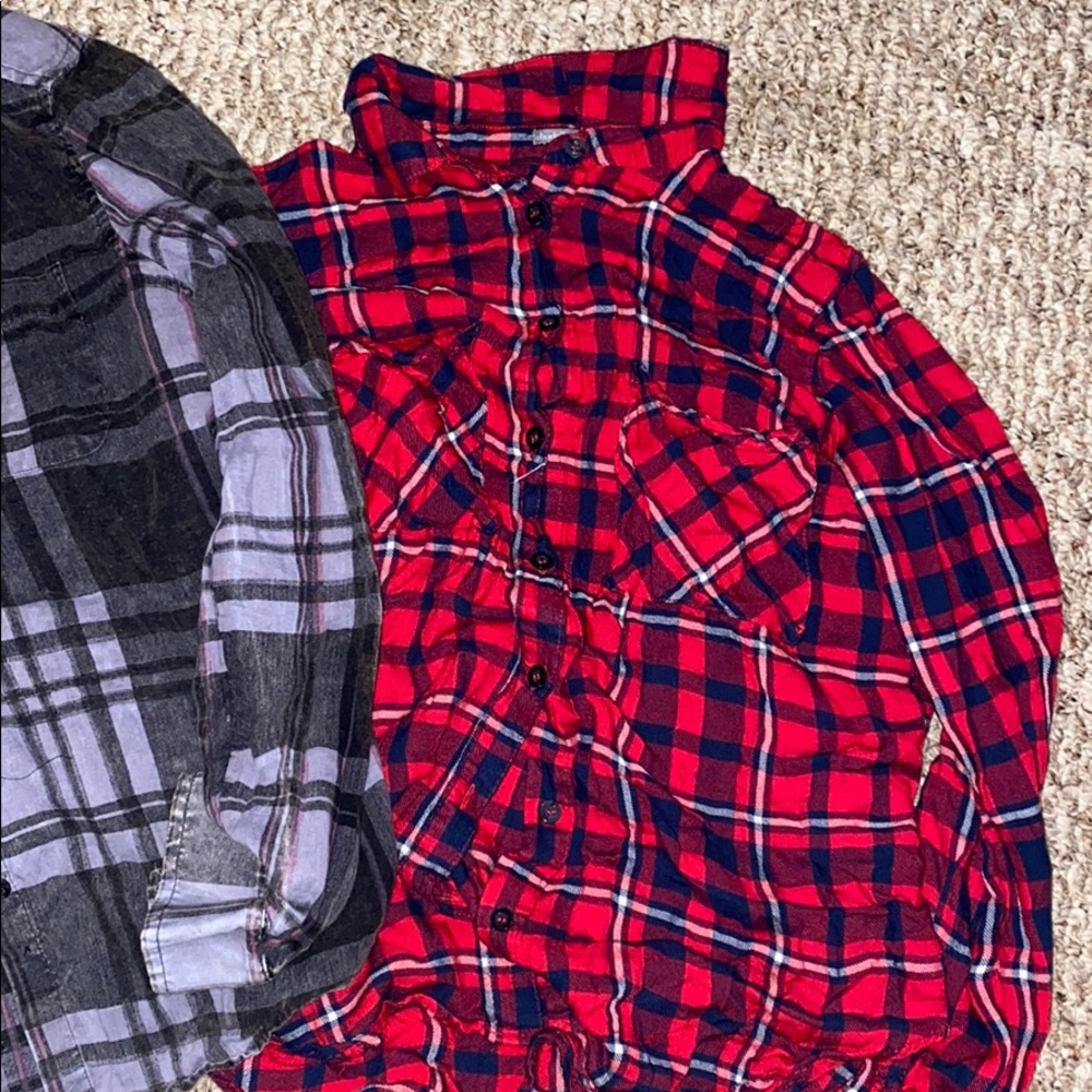 Women’s flannels - Picture 3 of 5